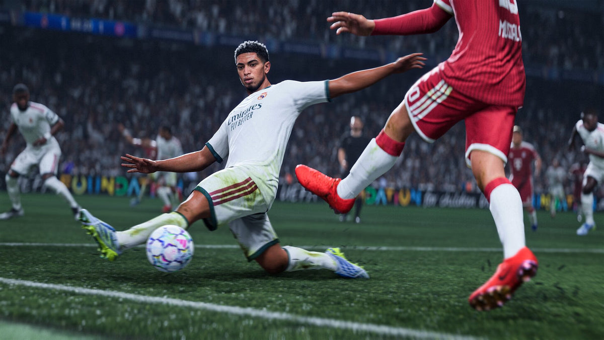 Consolă Sony PlayStation 5 PS5 Disc Edition 825 GB + 2 Controllere + Joc FIFA 27 Second-Hand SH
